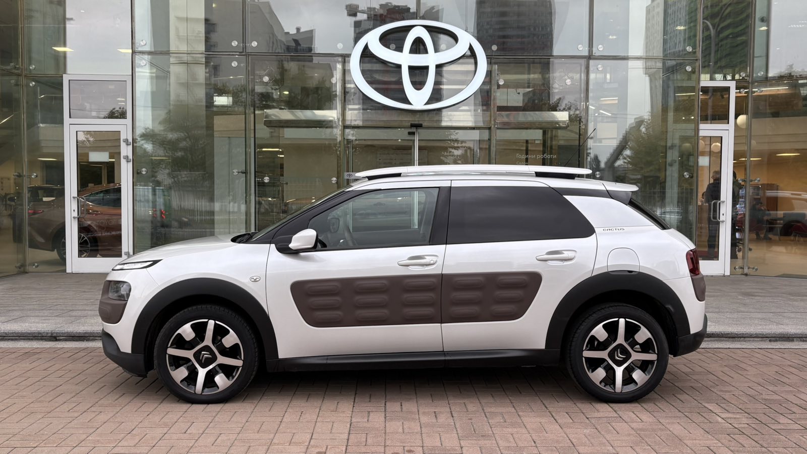 Інші авто CITROEN C4 Cactus 2016 року з пробігом 58000 км, Хетчбек, Тойота Центр Київ "Автосаміт Укравто", м.Київ - 552080 ГРН | Фото № 3