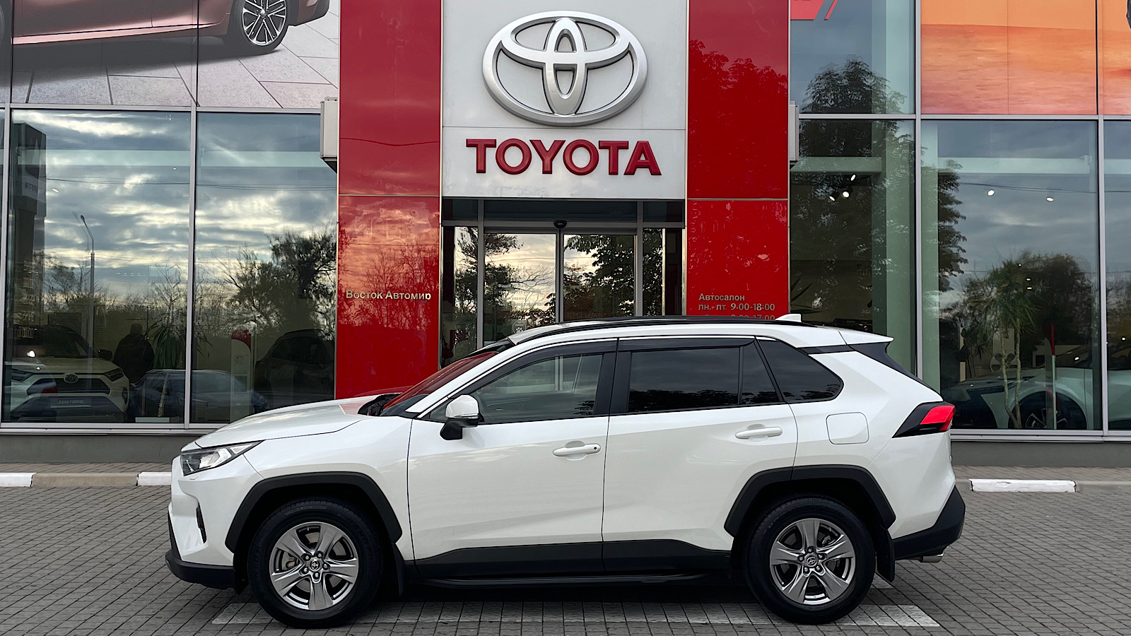 Toyota RAV4 2022 року з пробігом 20568 км, Універсал, Тойота Центр Запоріжжя "Восток Автомир", м.Запоріжжя - 1213650 ГРН | Фото № 3