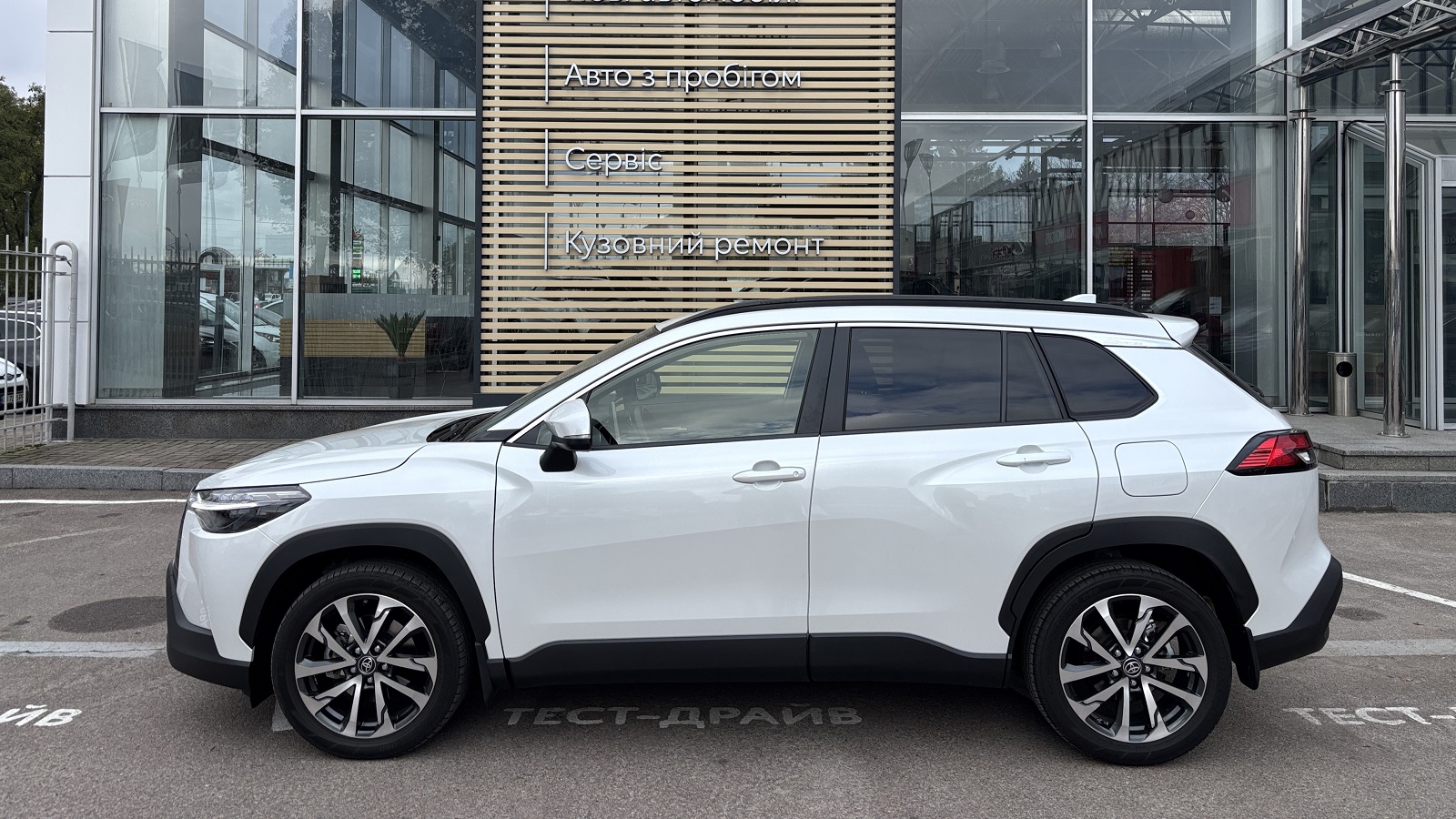 Toyota COROLLA CROSS 2024 року з пробігом 9731 км, Універсал, Тойота Центр Біла Церква "Автосаміт Укравто", м.Біла Церква - 1576640 ГРН | Фото № 3