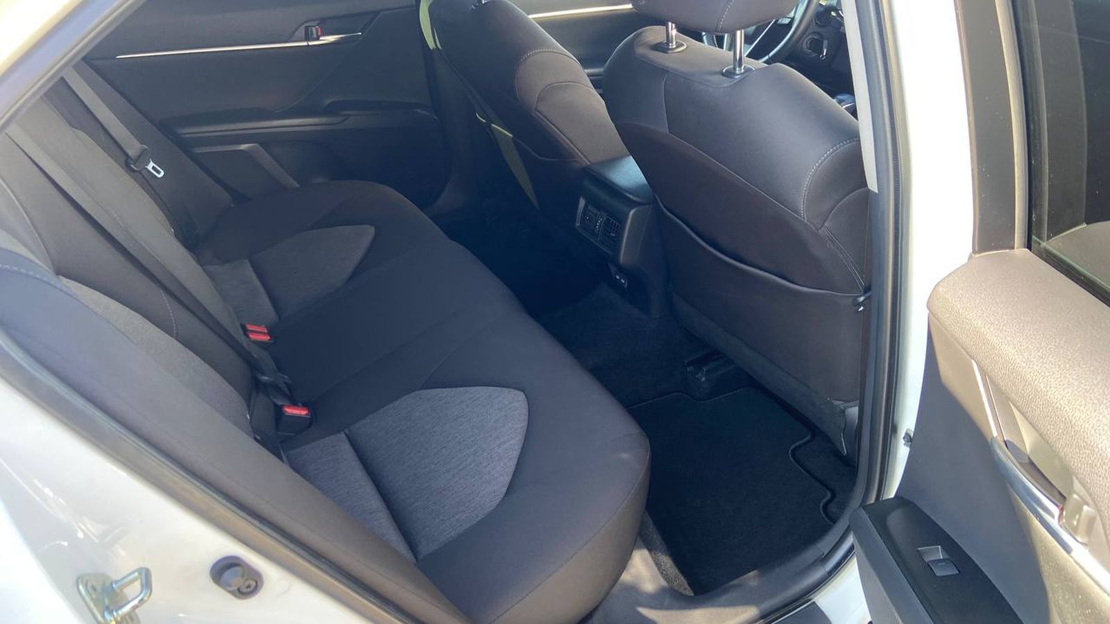 Toyota CAMRY 2022 року, Седан, Тойота Центр Хмельницький "Гранд Мотор", м.Хмельницький | Фото № 7 Toyota CAMRY 2022 року з пробігом 19730 км, Седан, Тойота Центр Хмельницький "Гранд Мотор", м.Хмельницький - 1242000 ГРН | Фото № 7