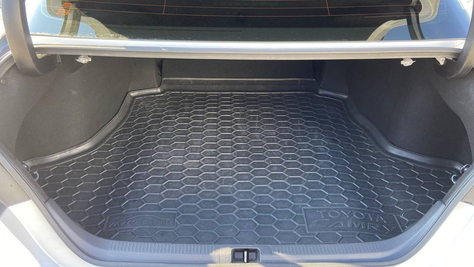 Toyota CAMRY 2022 року, Седан, Тойота Центр Хмельницький "Гранд Мотор", м.Хмельницький | Фото № 10 Toyota CAMRY 2022 року з пробігом 19730 км, Седан, Тойота Центр Хмельницький "Гранд Мотор", м.Хмельницький - 1242000 ГРН | Фото № 10