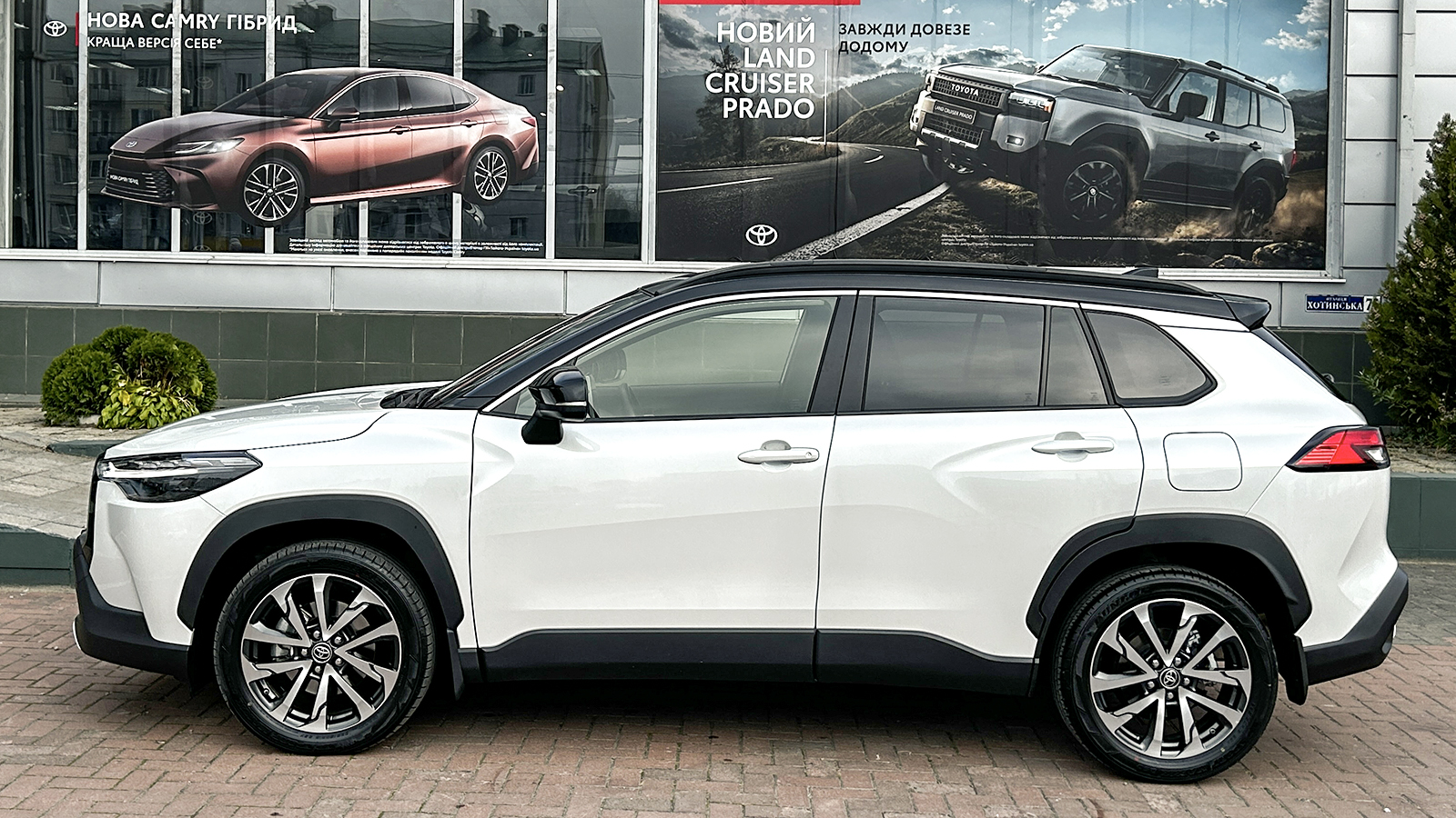 Toyota COROLLA CROSS 2024 року, Хетчбек, Тойота Центр Чернівці "Олімп-Моторс", м.Чернівці | Фото № 3 Toyota COROLLA CROSS 2024 року з пробігом 6035 км, Хетчбек, Тойота Центр Чернівці "Олімп-Моторс", м.Чернівці - 1473487 ГРН | Фото № 3