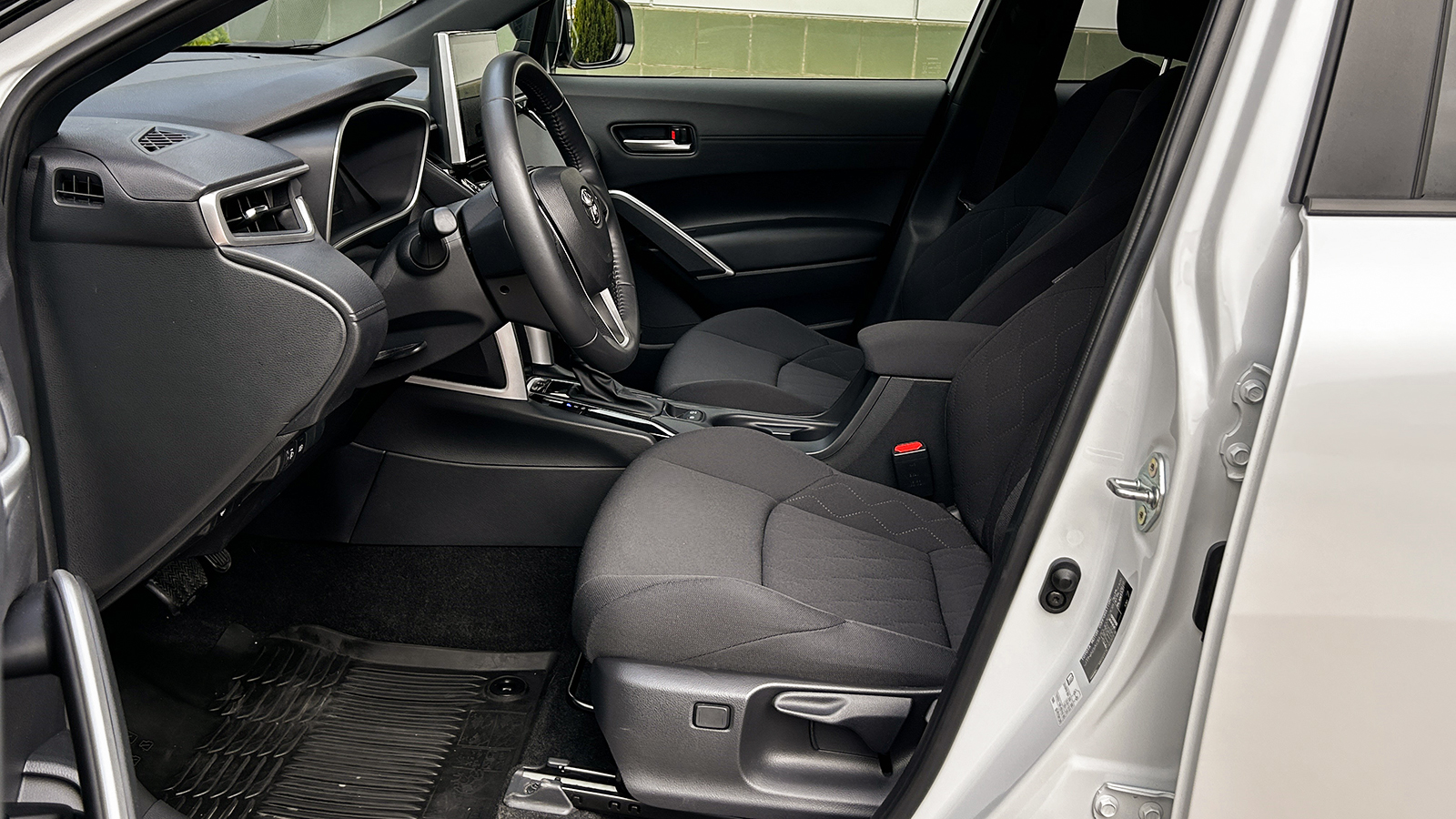 Toyota COROLLA CROSS 2024 року, Хетчбек, Тойота Центр Чернівці "Олімп-Моторс", м.Чернівці | Фото № 12 Toyota COROLLA CROSS 2024 року з пробігом 6035 км, Хетчбек, Тойота Центр Чернівці "Олімп-Моторс", м.Чернівці - 1473487 ГРН | Фото № 12