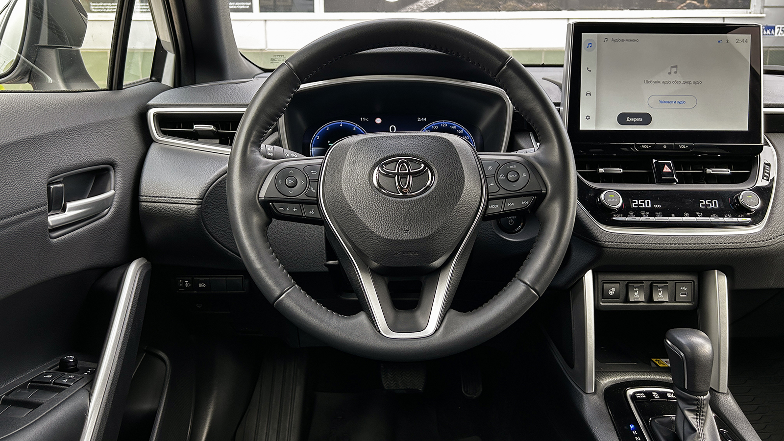 Toyota COROLLA CROSS 2024 року, Хетчбек, Тойота Центр Чернівці "Олімп-Моторс", м.Чернівці | Фото № 13 Toyota COROLLA CROSS 2024 року з пробігом 6035 км, Хетчбек, Тойота Центр Чернівці "Олімп-Моторс", м.Чернівці - 1473487 ГРН | Фото № 13