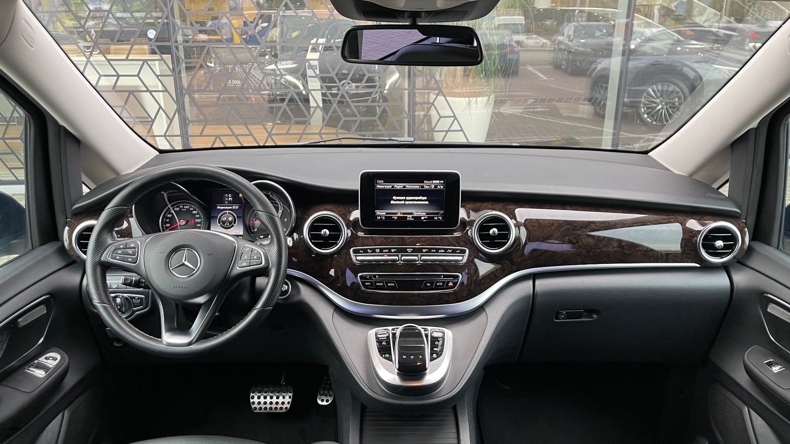 Інші авто MERCEDES-BENZ V-CLASS 2018 року, Мінівен, Лексус Київ Захід, м.Київ | Фото № 8 Інші авто MERCEDES-BENZ V-CLASS 2018 року з пробігом 106487 км, Мінівен, Лексус Київ Захід, м.Київ - 2287000 ГРН | Фото № 8