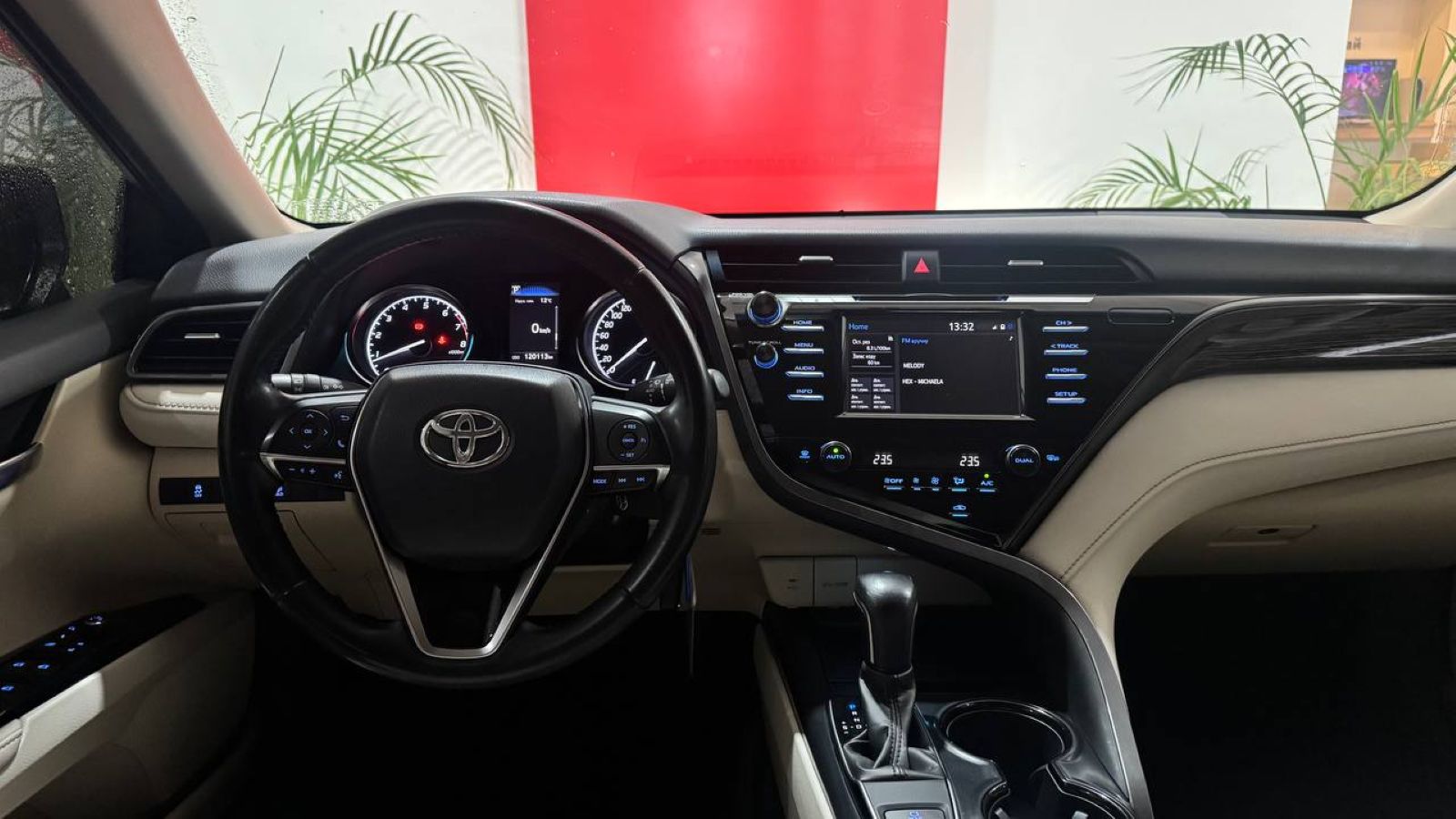 Toyota CAMRY 2019 року, Седан, Тойота Центр Ужгород "Карат Мотор", м.Ужгород | Фото № 9 Toyota CAMRY 2019 року з пробігом 119934 км, Седан, Тойота Центр Ужгород "Карат Мотор", м.Ужгород - 943000 ГРН | Фото № 9