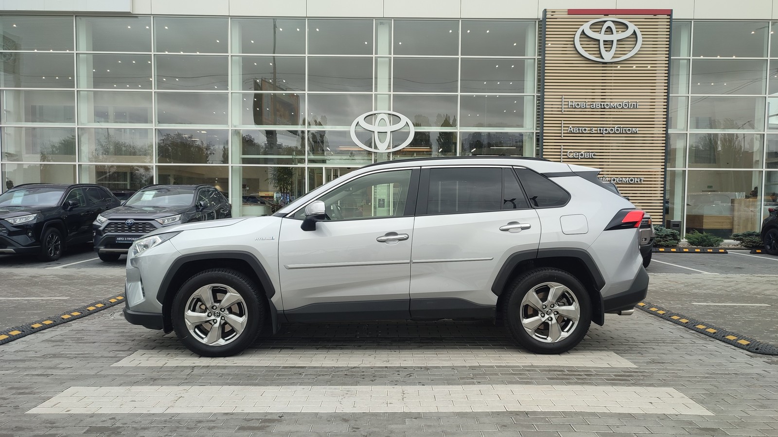 Toyota RAV4 2019 року з пробігом 47868 км, Універсал, Тойота Центр Київ "ВіДі Автострада", м.Київ - 1560000 ГРН | Фото № 3