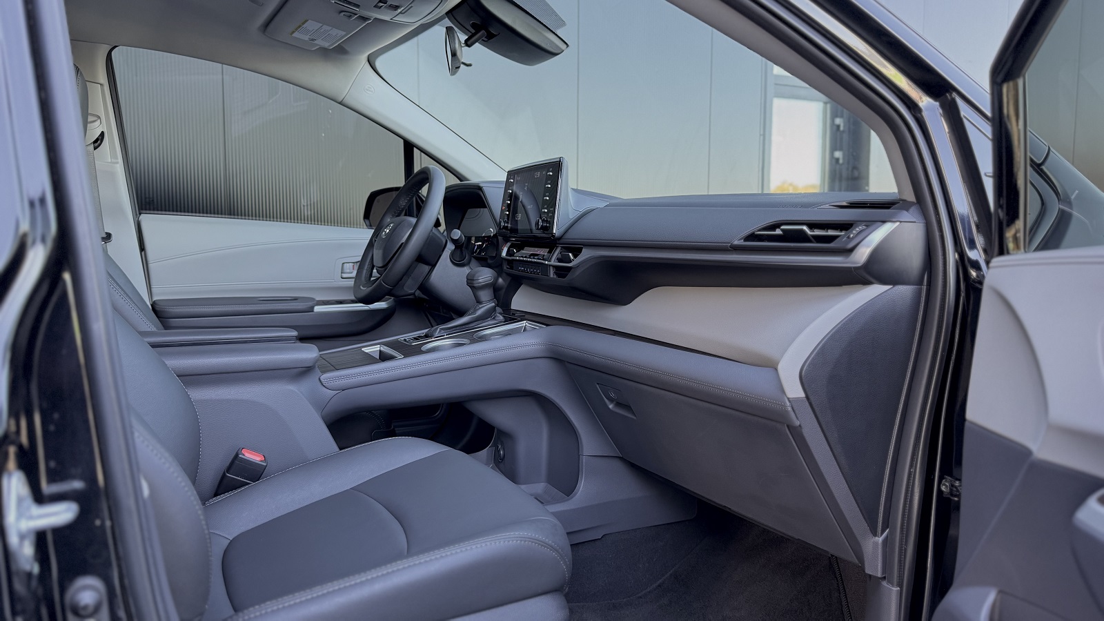 Toyota SIENNA 2022 року, Універсал, Лексус Одеса, м.Одеса | Фото № 6 Toyota SIENNA 2022 року з пробігом 54958 км, Універсал, Лексус Одеса, м.Одеса - 1839920 ГРН | Фото № 6