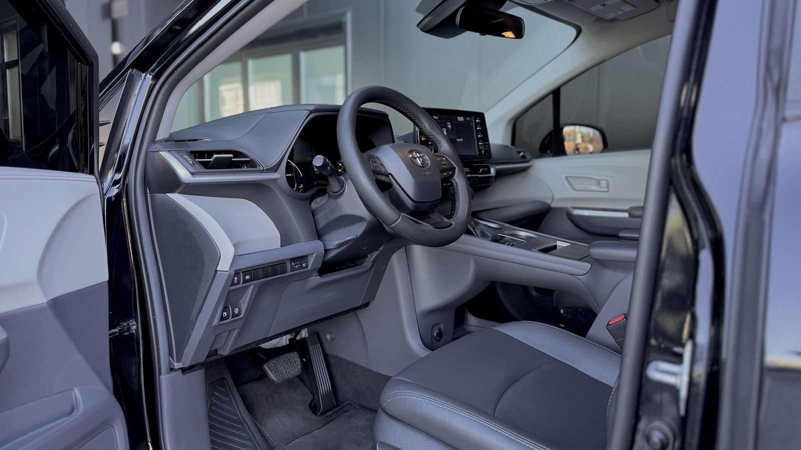 Toyota SIENNA 2022 року, Універсал, Лексус Одеса, м.Одеса | Фото № 12 Toyota SIENNA 2022 року з пробігом 54958 км, Універсал, Лексус Одеса, м.Одеса - 1839920 ГРН | Фото № 12