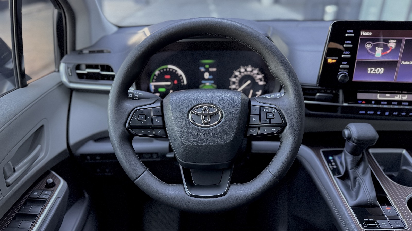 Toyota SIENNA 2022 року, Універсал, Лексус Одеса, м.Одеса | Фото № 13 Toyota SIENNA 2022 року з пробігом 54958 км, Універсал, Лексус Одеса, м.Одеса - 1839920 ГРН | Фото № 13