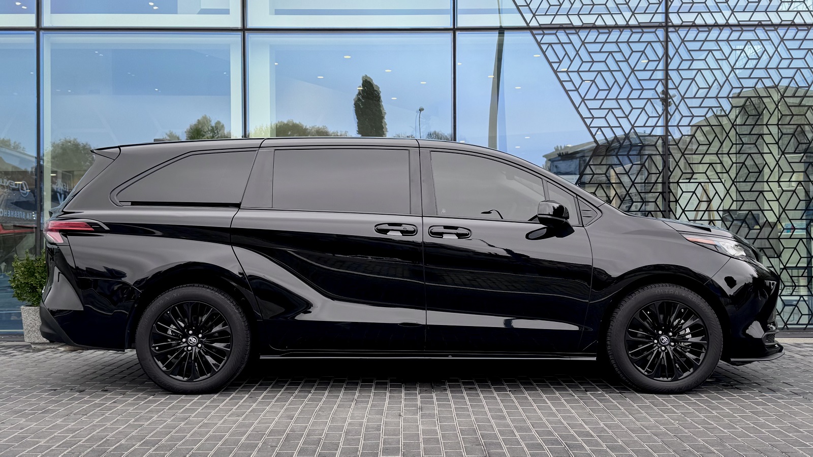 Toyota SIENNA 2022 року, Універсал, Лексус Одеса, м.Одеса | Фото № 18 Toyota SIENNA 2022 року з пробігом 54958 км, Універсал, Лексус Одеса, м.Одеса - 1839920 ГРН | Фото № 18