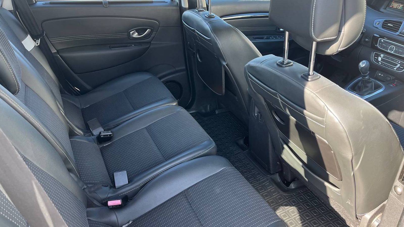 Інші авто RENAULT SCENIC 2011 року, Універсал, Тойота Центр Хмельницький "Гранд Мотор", м.Хмельницький | Фото № 6 Інші авто RENAULT SCENIC 2011 року з пробігом 264639 км, Універсал, Тойота Центр Хмельницький "Гранд Мотор", м.Хмельницький - 273600 ГРН | Фото № 6