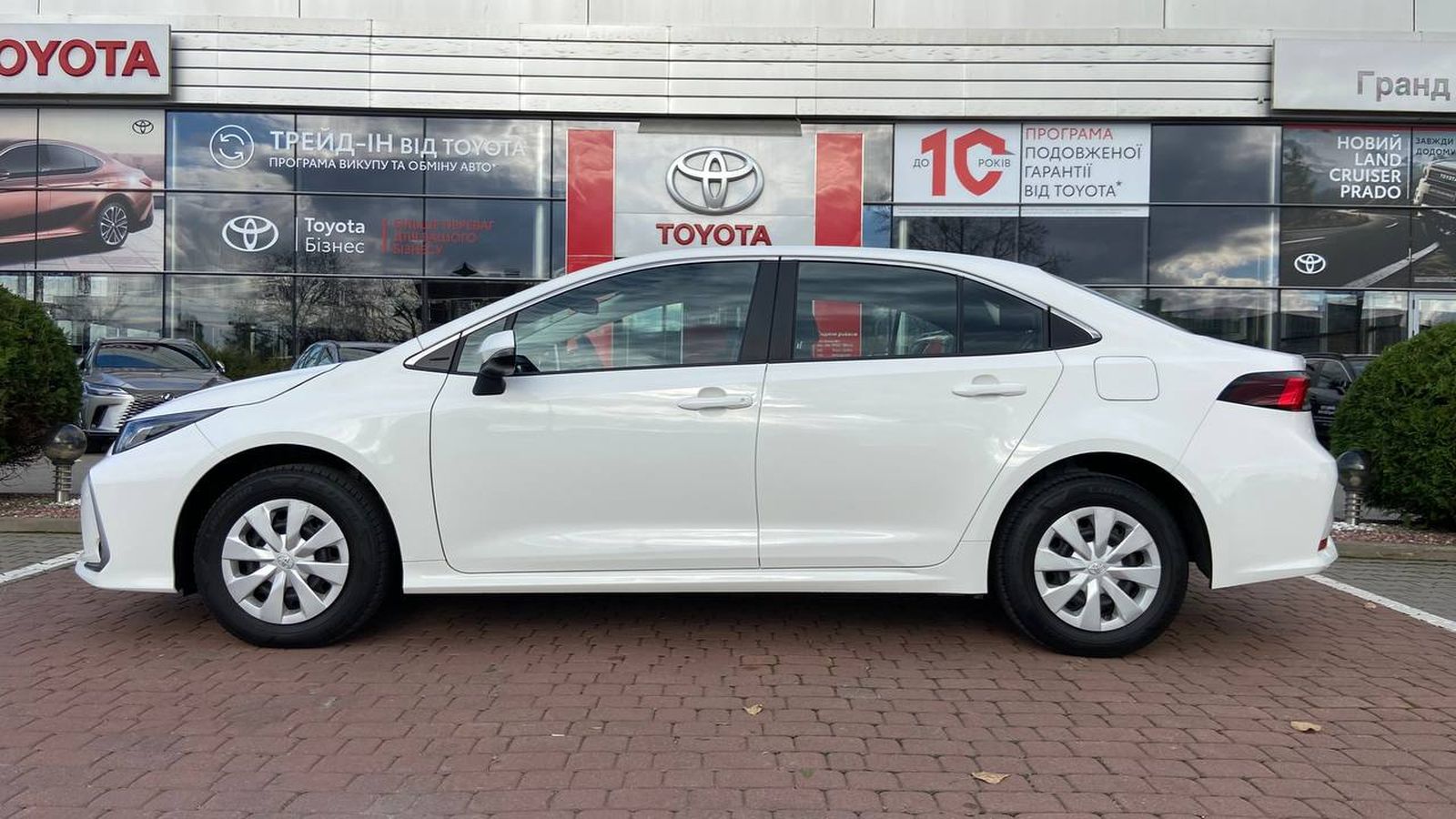 Toyota COROLLA 2022 року, Седан, Тойота Центр Хмельницький "Гранд Мотор", м.Хмельницький | Фото № 3 Toyota COROLLA 2022 року з пробігом 50642 км, Седан, Тойота Центр Хмельницький "Гранд Мотор", м.Хмельницький - 896700 ГРН | Фото № 3