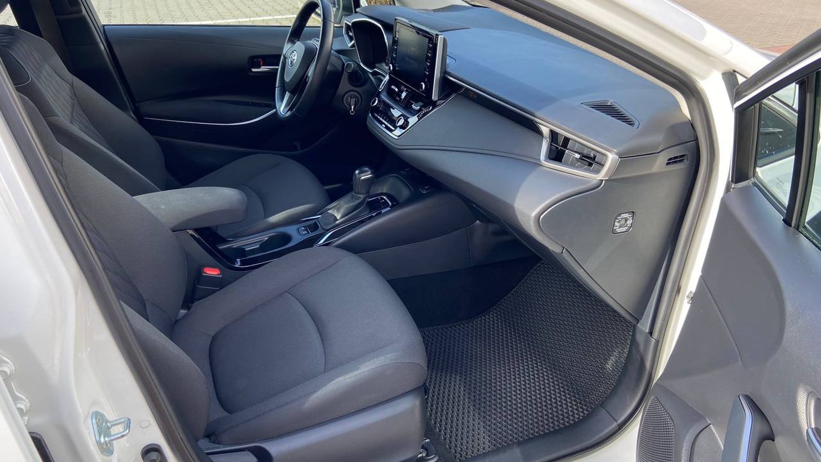 Toyota COROLLA 2022 року, Седан, Тойота Центр Хмельницький "Гранд Мотор", м.Хмельницький | Фото № 6 Toyota COROLLA 2022 року з пробігом 50642 км, Седан, Тойота Центр Хмельницький "Гранд Мотор", м.Хмельницький - 896700 ГРН | Фото № 6