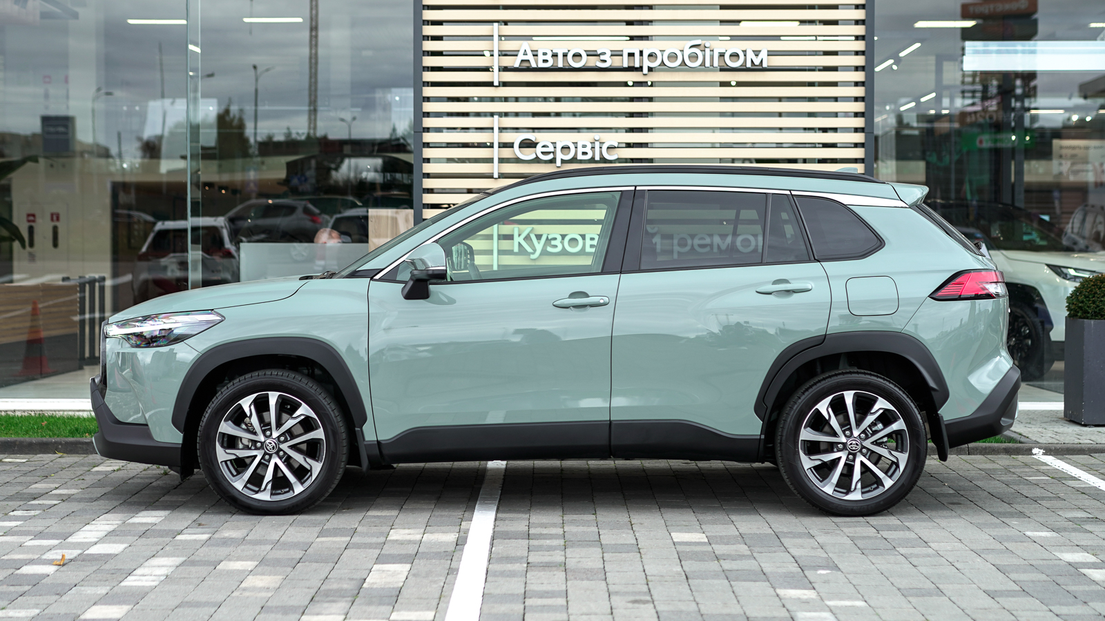 Toyota COROLLA CROSS 2024 року, Хетчбек, Тойота Центр Львів "Діамант", м.Львів | Фото № 3 Toyota COROLLA CROSS 2024 року з пробігом 20178 км, Хетчбек, Тойота Центр Львів "Діамант", м.Львів - 1586250 ГРН | Фото № 3