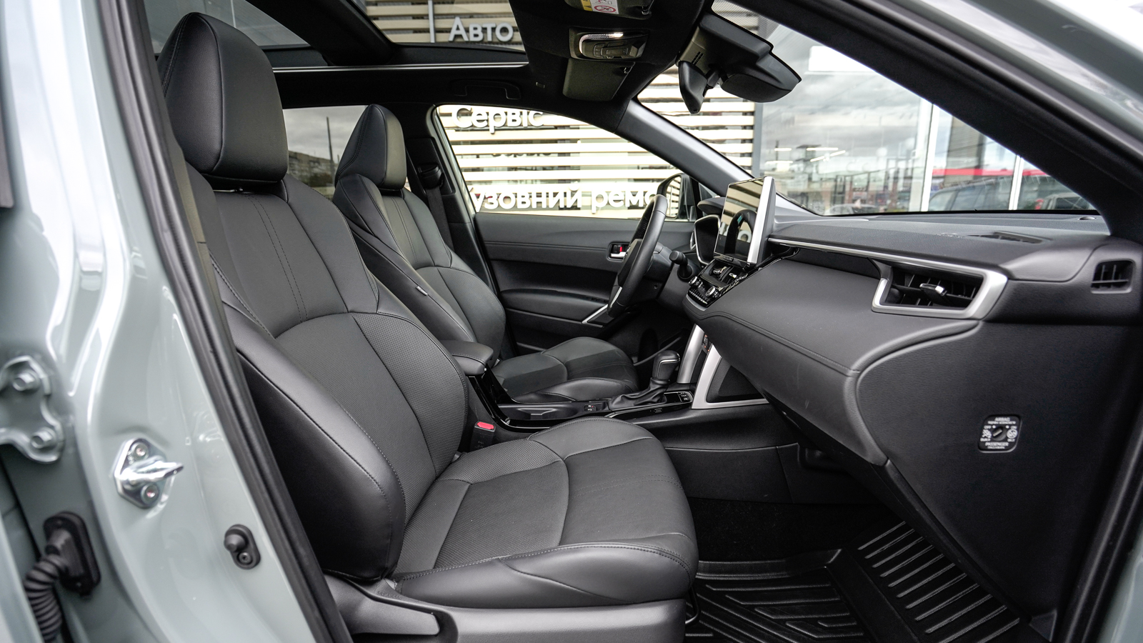 Toyota COROLLA CROSS 2024 року, Хетчбек, Тойота Центр Львів "Діамант", м.Львів | Фото № 6 Toyota COROLLA CROSS 2024 року з пробігом 20178 км, Хетчбек, Тойота Центр Львів "Діамант", м.Львів - 1586250 ГРН | Фото № 6