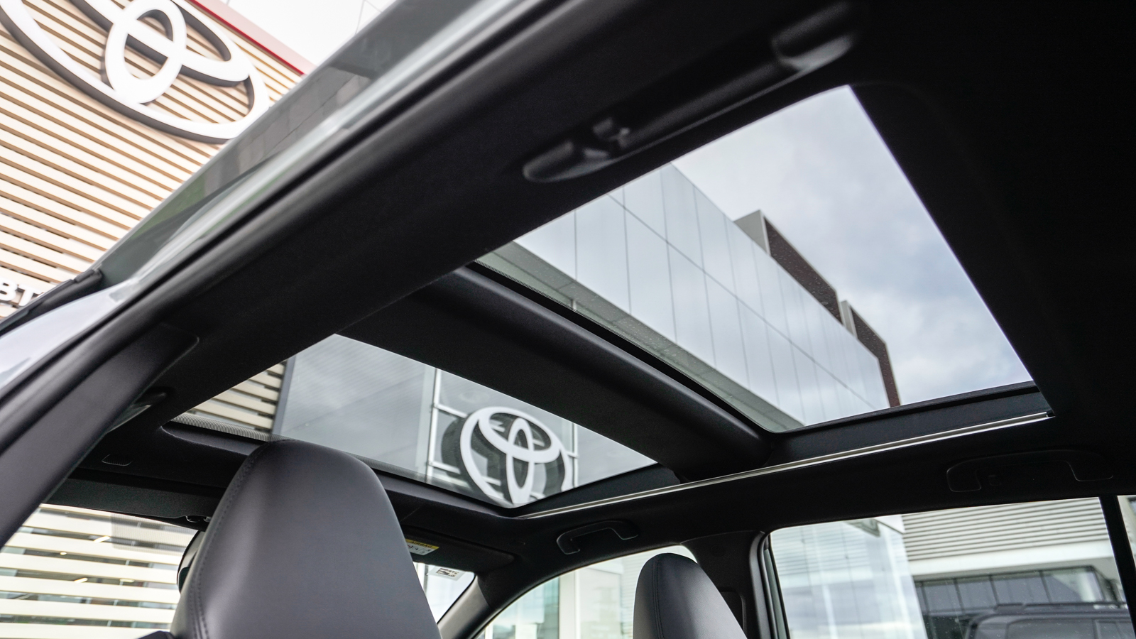 Toyota COROLLA CROSS 2024 року, Хетчбек, Тойота Центр Львів "Діамант", м.Львів | Фото № 33 Toyota COROLLA CROSS 2024 року з пробігом 20178 км, Хетчбек, Тойота Центр Львів "Діамант", м.Львів - 1586250 ГРН | Фото № 33