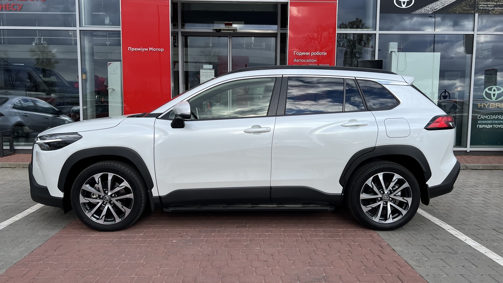 Toyota COROLLA CROSS 2024 року, Універсал, Тойота Центр Вінниця "Преміум Мотор", м.Вінниця | Фото № 3 Toyota COROLLA CROSS 2024 року з пробігом 3003 км, Універсал, Тойота Центр Вінниця "Преміум Мотор", м.Вінниця - 1638000 ГРН | Фото № 3