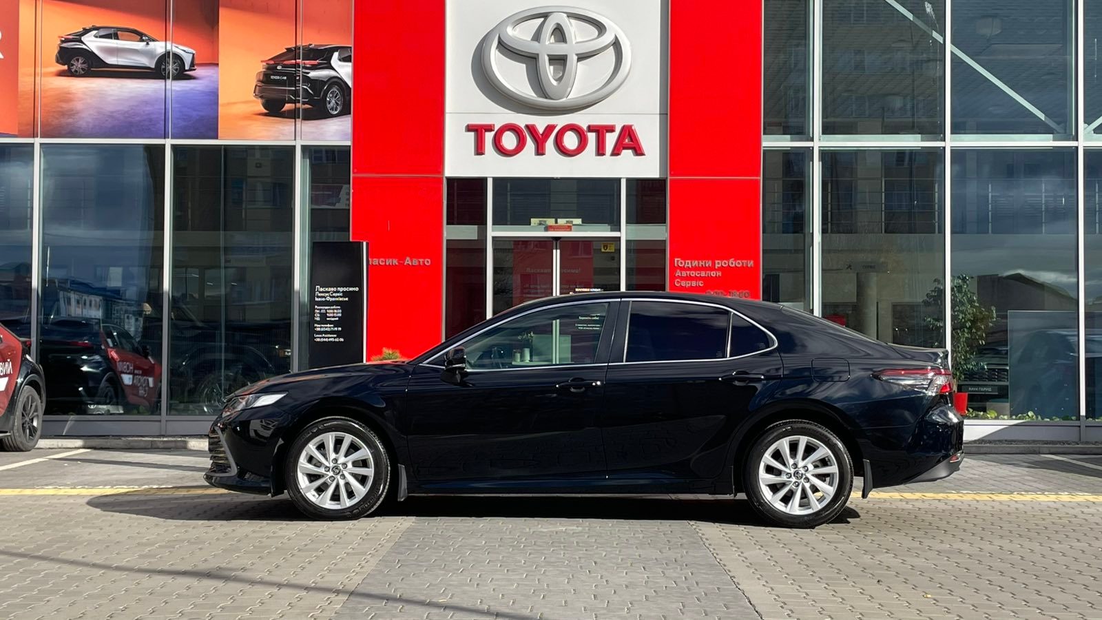 Toyota CAMRY 2021 року, Седан, Тойота Центр Івано-Франківськ "Класик-Авто", м.Івано-Франківськ | Фото № 3 Toyota CAMRY 2021 року з пробігом 38480 км, Седан, Тойота Центр Івано-Франківськ "Класик-Авто", м.Івано-Франківськ - 1242000 ГРН | Фото № 3