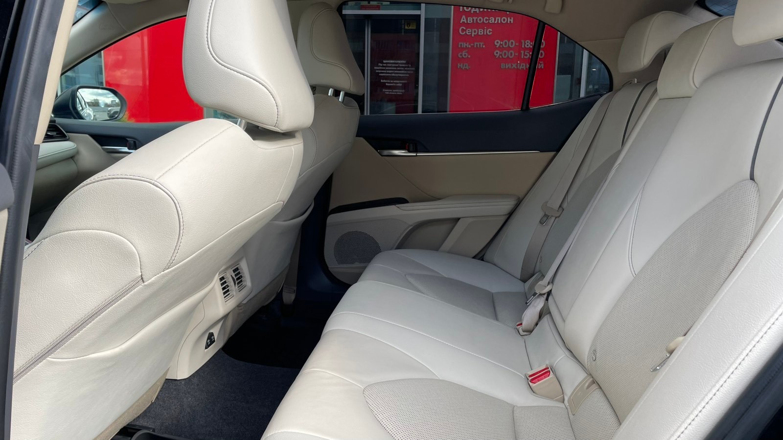 Toyota CAMRY 2021 року, Седан, Тойота Центр Івано-Франківськ "Класик-Авто", м.Івано-Франківськ | Фото № 11 Toyota CAMRY 2021 року з пробігом 38480 км, Седан, Тойота Центр Івано-Франківськ "Класик-Авто", м.Івано-Франківськ - 1242000 ГРН | Фото № 11