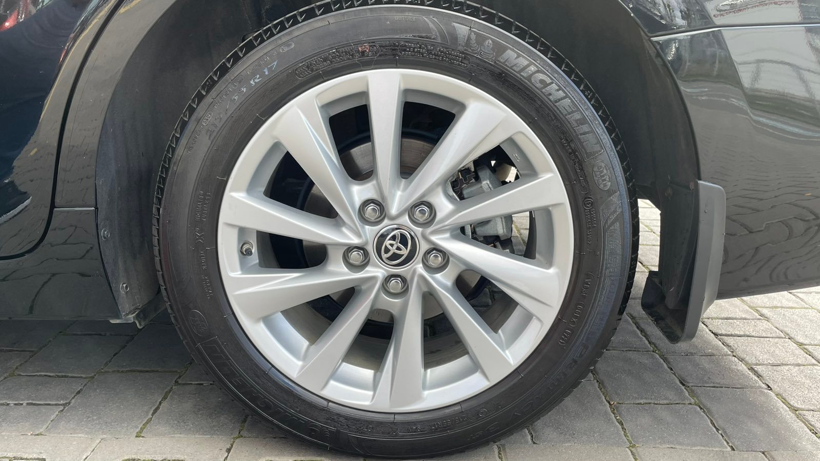 Toyota CAMRY 2021 року, Седан, Тойота Центр Івано-Франківськ "Класик-Авто", м.Івано-Франківськ | Фото № 15 Toyota CAMRY 2021 року з пробігом 38480 км, Седан, Тойота Центр Івано-Франківськ "Класик-Авто", м.Івано-Франківськ - 1242000 ГРН | Фото № 15