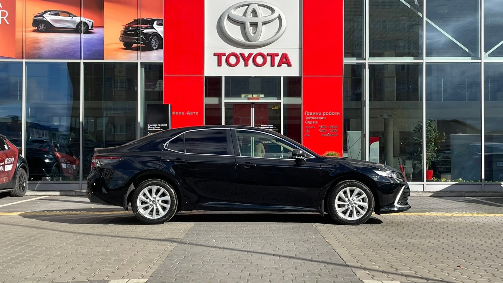 Toyota CAMRY 2021 року, Седан, Тойота Центр Івано-Франківськ "Класик-Авто", м.Івано-Франківськ | Фото № 16 Toyota CAMRY 2021 року з пробігом 38480 км, Седан, Тойота Центр Івано-Франківськ "Класик-Авто", м.Івано-Франківськ - 1242000 ГРН | Фото № 16