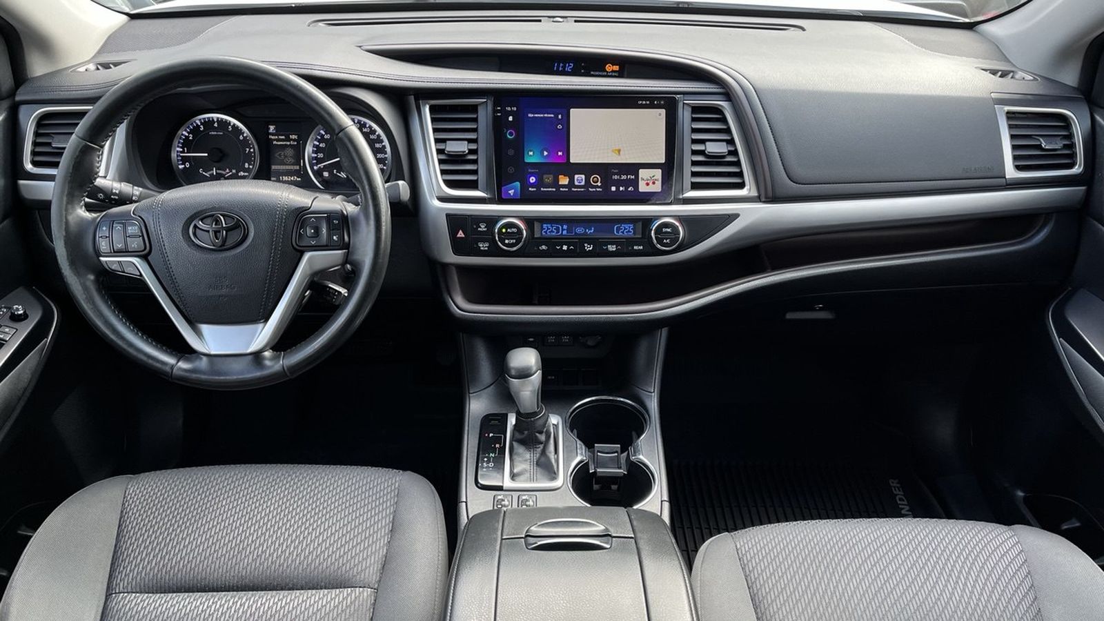 Toyota HIGHLANDER 2017 року, Універсал, Тойота Центр Хмельницький "Гранд Мотор", м.Хмельницький | Фото № 8 Toyota HIGHLANDER 2017 року з пробігом 136236 км, Універсал, Тойота Центр Хмельницький "Гранд Мотор", м.Хмельницький - 1039900 ГРН | Фото № 8