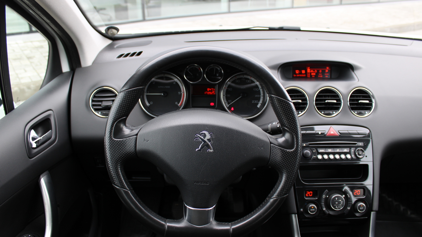 Інші авто PEUGEOT 308 2013 року, Хетчбек, Тойота Центр Черкаси "Мотор Сіті", м.Черкаси | Фото № 9 Інші авто PEUGEOT 308 2013 року з пробігом 173924 км, Хетчбек, Тойота Центр Черкаси "Мотор Сіті", м.Черкаси - 303000 ГРН | Фото № 9