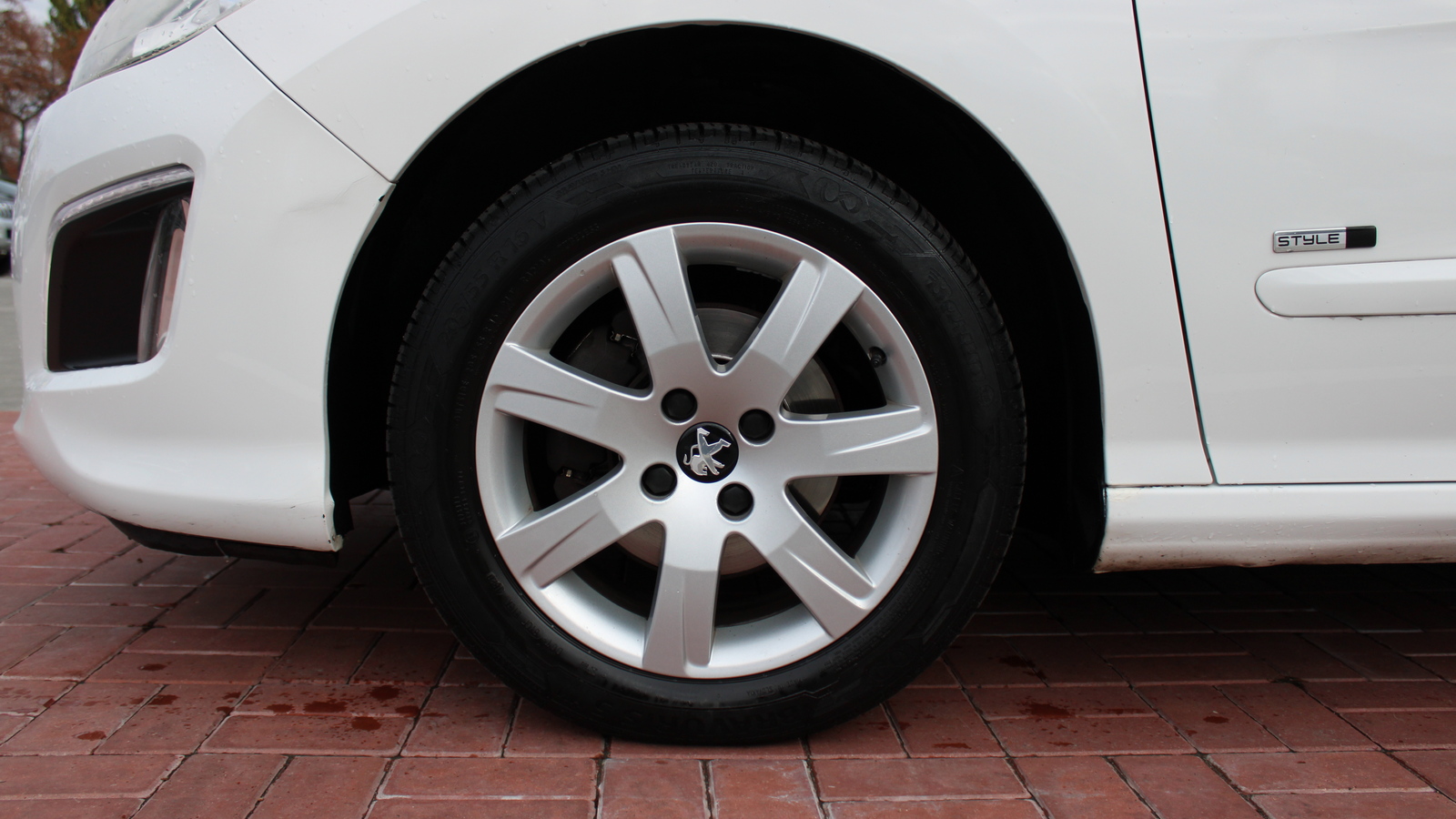 Інші авто PEUGEOT 308 2013 року, Хетчбек, Тойота Центр Черкаси "Мотор Сіті", м.Черкаси | Фото № 15 Інші авто PEUGEOT 308 2013 року з пробігом 173924 км, Хетчбек, Тойота Центр Черкаси "Мотор Сіті", м.Черкаси - 303000 ГРН | Фото № 15