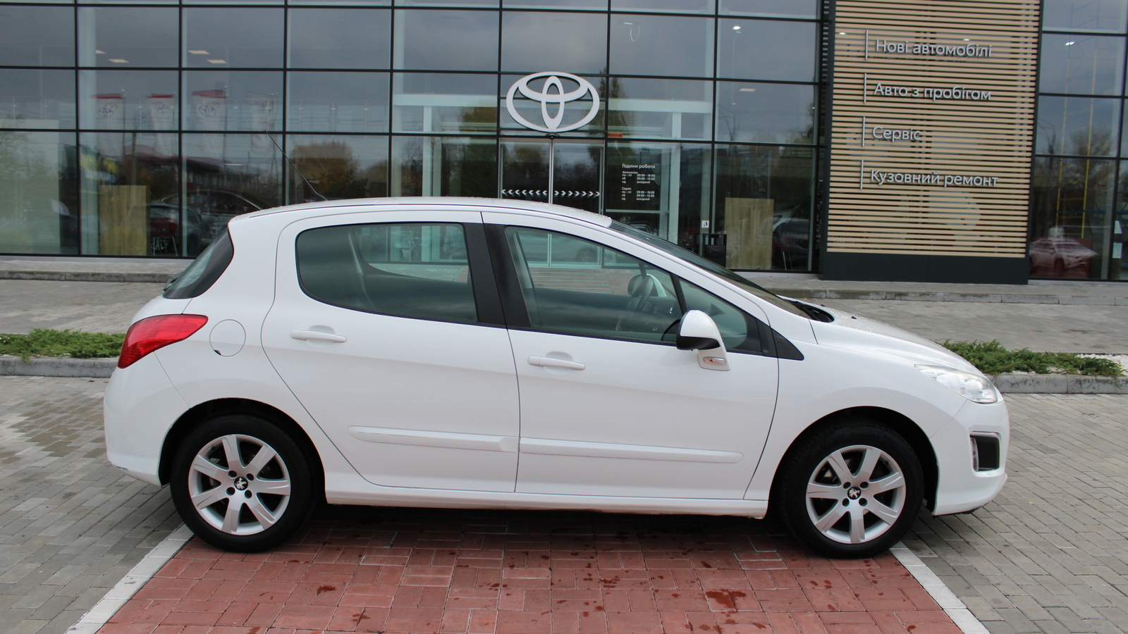 Інші авто PEUGEOT 308 2013 року, Хетчбек, Тойота Центр Черкаси "Мотор Сіті", м.Черкаси | Фото № 16 Інші авто PEUGEOT 308 2013 року з пробігом 173924 км, Хетчбек, Тойота Центр Черкаси "Мотор Сіті", м.Черкаси - 303000 ГРН | Фото № 16