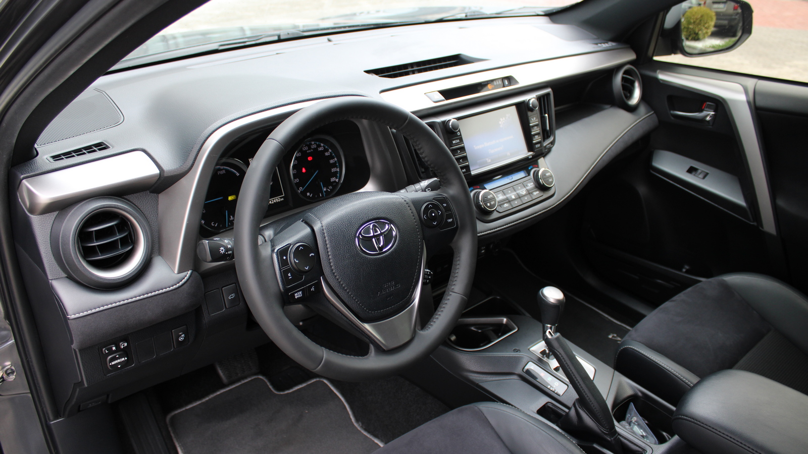 Toyota RAV4 2017 року, Універсал, Тойота Центр Черкаси "Мотор Сіті", м.Черкаси | Фото № 12 Toyota RAV4 2017 року з пробігом 142481 км, Універсал, Тойота Центр Черкаси "Мотор Сіті", м.Черкаси - 979000 ГРН | Фото № 12