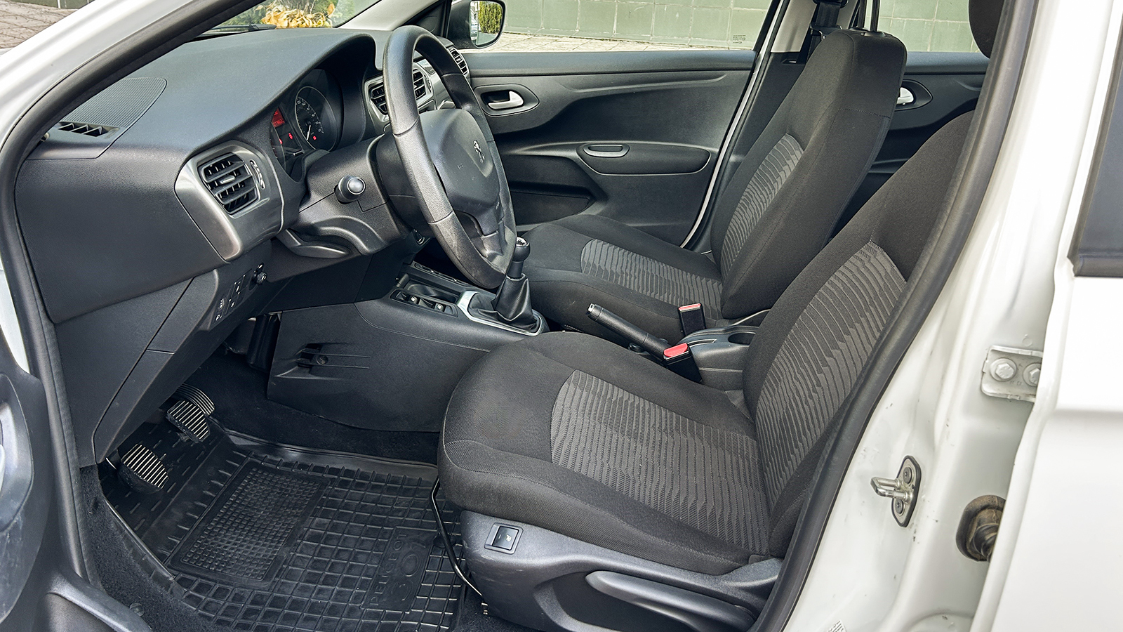 Інші авто PEUGEOT 301 2021 року, Седан, Тойота Центр Чернівці "Олімп-Моторс", м.Чернівці | Фото № 12 Інші авто PEUGEOT 301 2021 року з пробігом 77523 км, Седан, Тойота Центр Чернівці "Олімп-Моторс", м.Чернівці - 360000 ГРН | Фото № 12