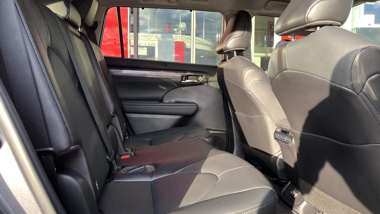 Toyota HIGHLANDER 2022 року, Універсал, Тойота Центр Вінниця "Преміум Мотор", м.Вінниця | Фото № 7 Toyota HIGHLANDER 2022 року з пробігом 39664 км, Універсал, Тойота Центр Вінниця "Преміум Мотор", м.Вінниця - 2352000 ГРН | Фото № 7