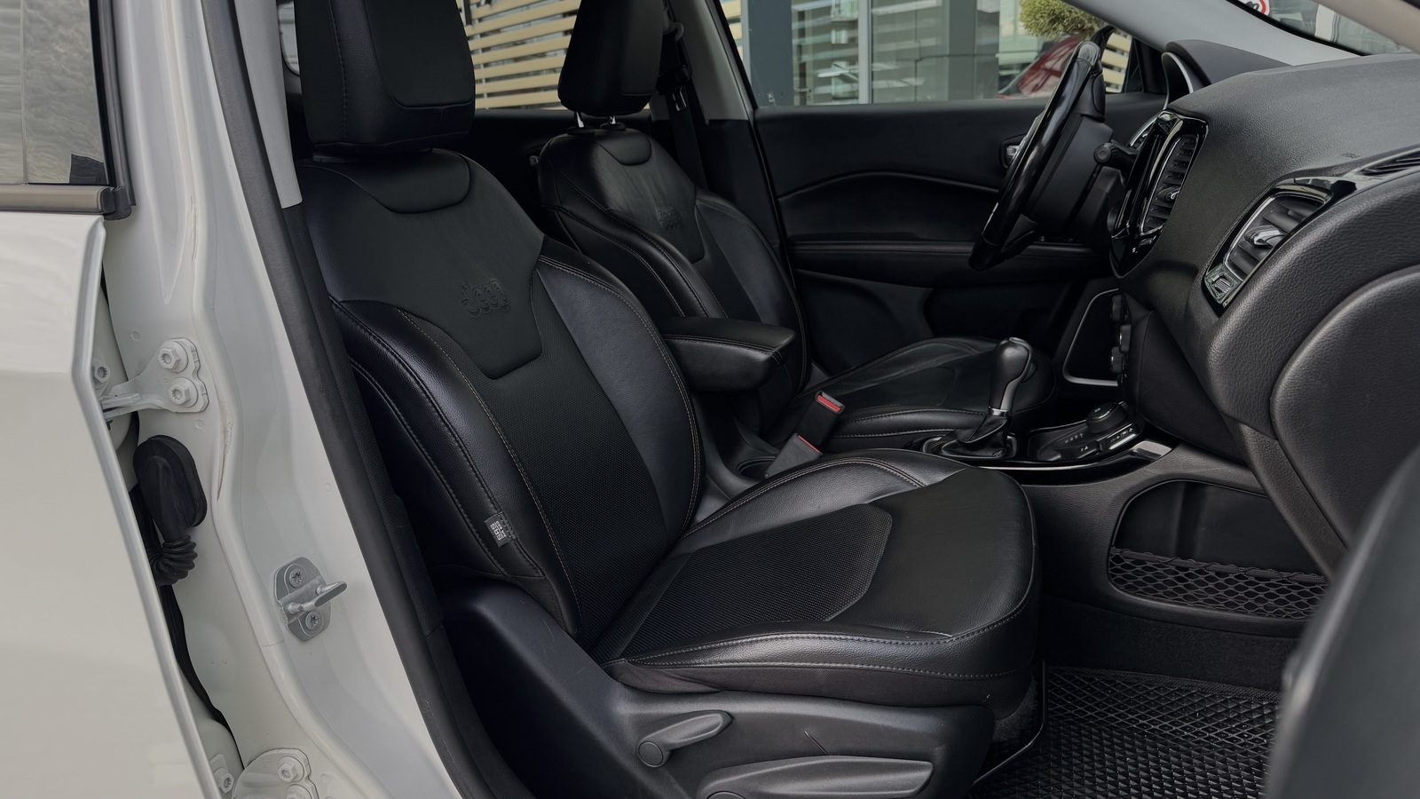 Інші авто JEEP COMPASS 2019 року, Універсал, Тойота Центр Чернігів "Соллі-Плюс", м.Чернігів | Фото № 6 Інші авто JEEP COMPASS 2019 року з пробігом 107760 км, Універсал, Тойота Центр Чернігів "Соллі-Плюс", м.Чернігів - 745000 ГРН | Фото № 6