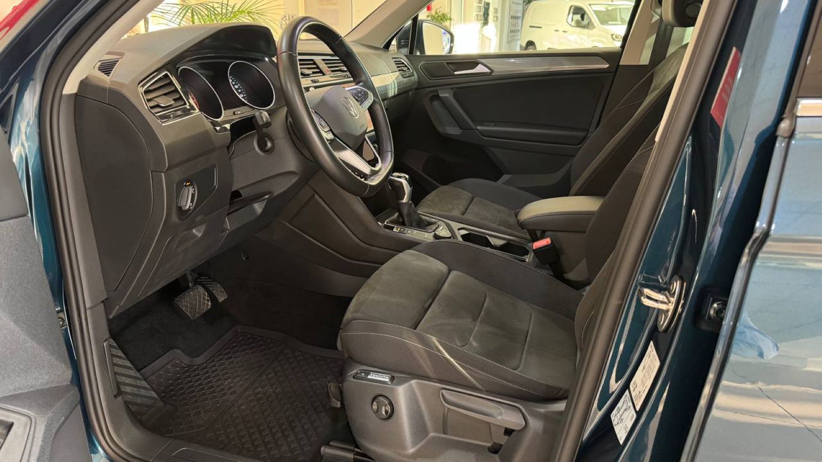 Інші авто VOLKSWAGEN TIGUAN 2022 року з пробігом 21000 км, Універсал, Тойота Центр Ужгород "Карат Мотор", м.Ужгород - 1415000 ГРН | Фото № 12