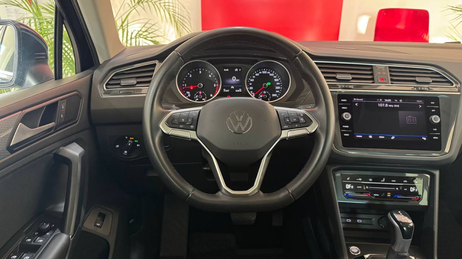 Інші авто VOLKSWAGEN TIGUAN 2022 року з пробігом 21000 км, Універсал, Тойота Центр Ужгород "Карат Мотор", м.Ужгород - 1415000 ГРН | Фото № 13