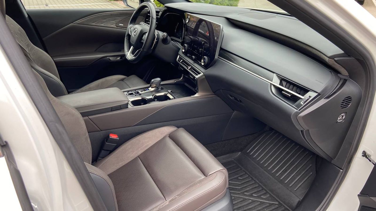 Lexus RX 450h+ 2023 року з пробігом 9453 км, Ліфтбек, Тойота Центр Хмельницький "Гранд Мотор", м.Хмельницький - 4167900 ГРН | Фото № 6