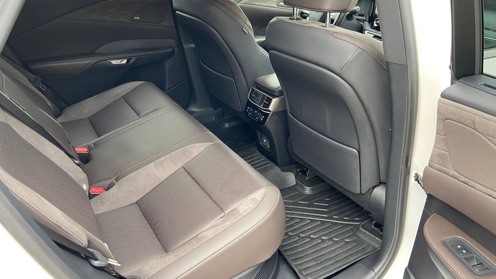 Lexus RX 450h+ 2023 року з пробігом 9453 км, Ліфтбек, Тойота Центр Хмельницький "Гранд Мотор", м.Хмельницький - 4167900 ГРН | Фото № 7