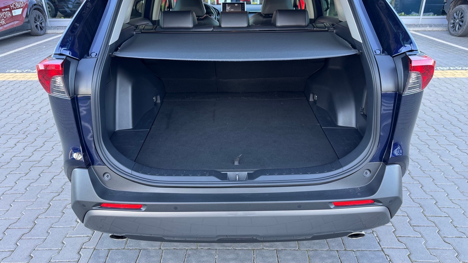 Toyota RAV4 2019 року, Універсал, Тойота Центр Івано-Франківськ "Класик-Авто", м.Івано-Франківськ | Фото № 10 Toyota RAV4 2019 року з пробігом 56988 км, Універсал, Тойота Центр Івано-Франківськ "Класик-Авто", м.Івано-Франківськ - 1340000 ГРН | Фото № 10