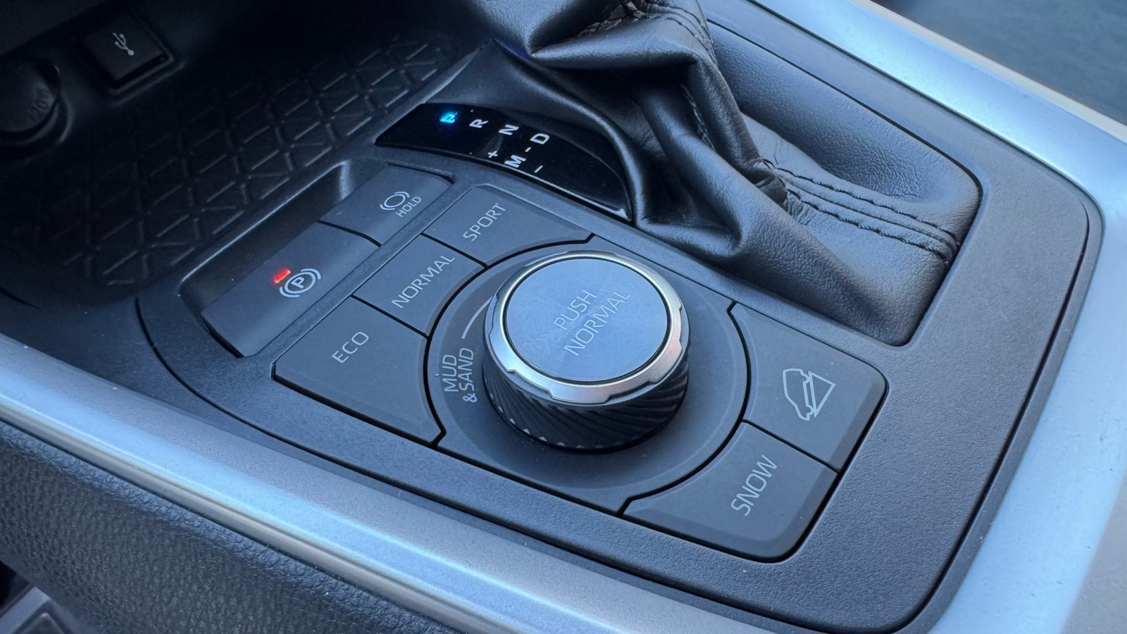 Toyota RAV4 2019 року, Універсал, Тойота Центр Івано-Франківськ "Класик-Авто", м.Івано-Франківськ | Фото № 13 Toyota RAV4 2019 року з пробігом 56988 км, Універсал, Тойота Центр Івано-Франківськ "Класик-Авто", м.Івано-Франківськ - 1340000 ГРН | Фото № 13