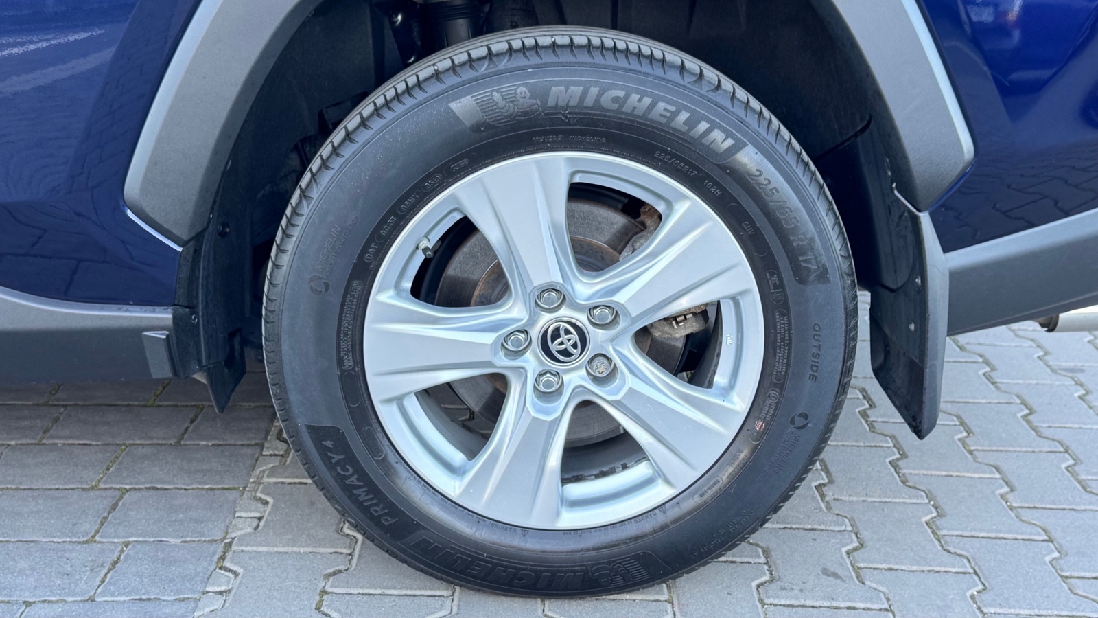 Toyota RAV4 2019 року, Універсал, Тойота Центр Івано-Франківськ "Класик-Авто", м.Івано-Франківськ | Фото № 17 Toyota RAV4 2019 року з пробігом 56988 км, Універсал, Тойота Центр Івано-Франківськ "Класик-Авто", м.Івано-Франківськ - 1340000 ГРН | Фото № 17