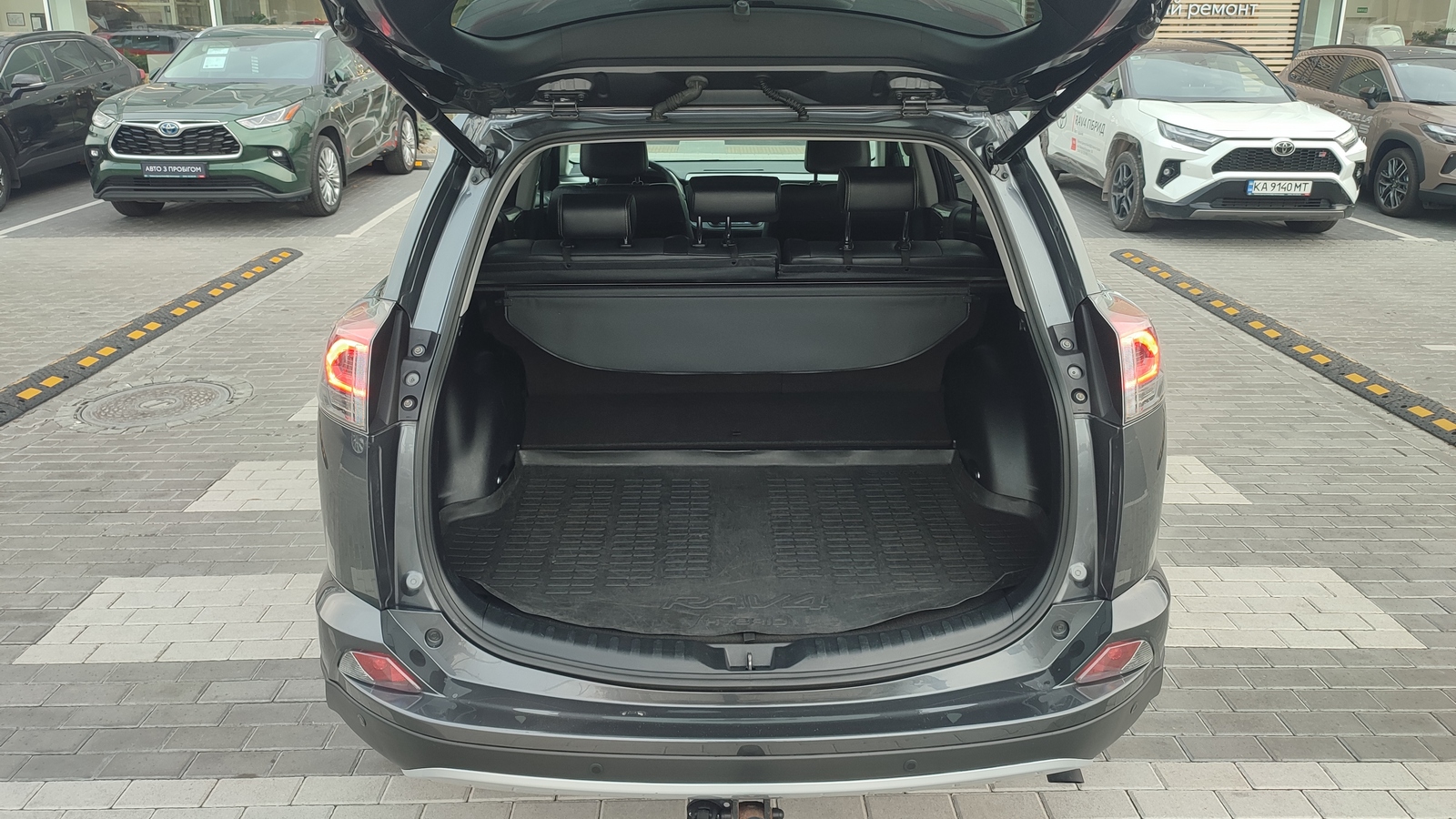 Toyota RAV4 2017 року, Універсал, Тойота Центр Київ "ВіДі Автострада", м.Київ | Фото № 10 Toyota RAV4 2017 року з пробігом 154728 км, Універсал, Тойота Центр Київ "ВіДі Автострада", м.Київ - 955000 ГРН | Фото № 10