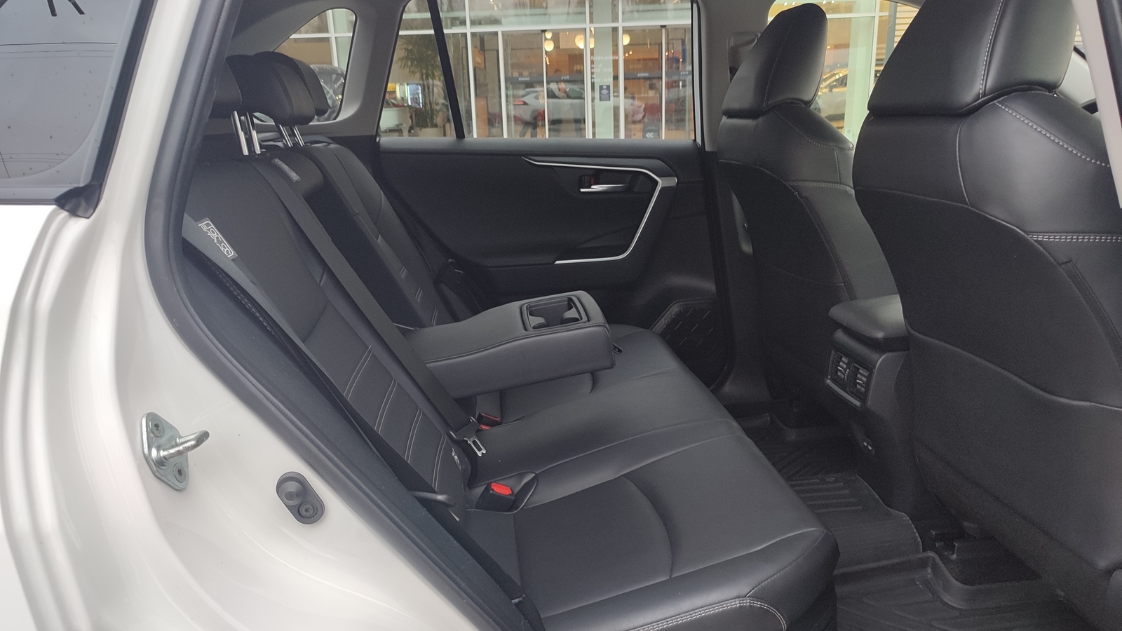 Toyota RAV4 2023 року, Універсал, Тойота Центр Київ "ВіДі Автострада", м.Київ | Фото № 7 Toyota RAV4 2023 року з пробігом 58745 км, Універсал, Тойота Центр Київ "ВіДі Автострада", м.Київ - 1590000 ГРН | Фото № 7