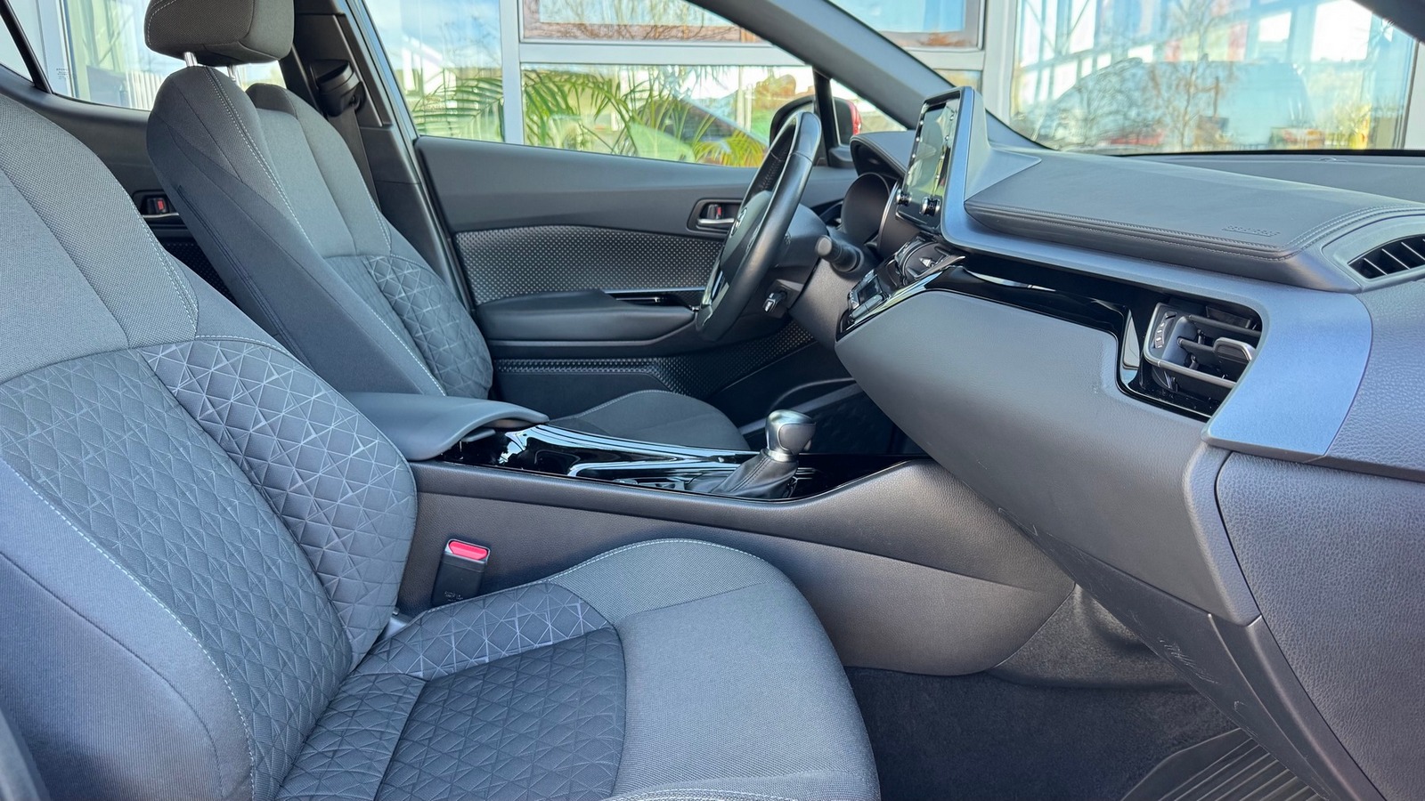 Toyota C-HR 2021 року з пробігом 69138 км, Хетчбек, Тойота Центр Івано-Франківськ "Класик-Авто", м.Івано-Франківськ - 1155000 ГРН | Фото № 6