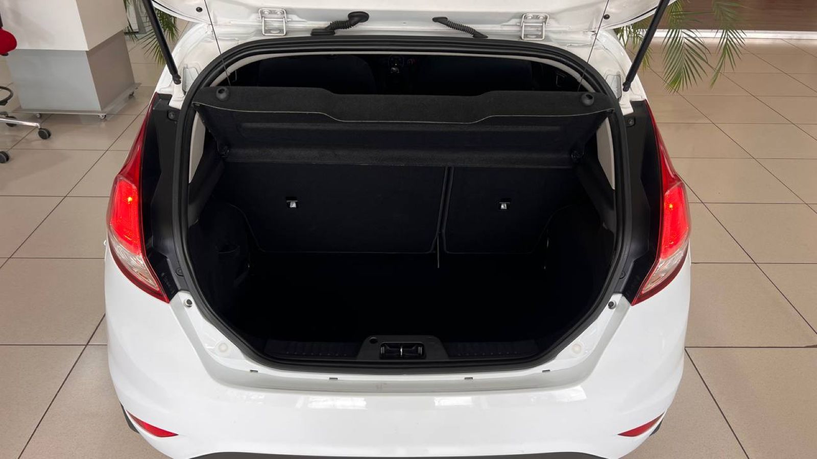 Інші авто FORD FIESTA 2013 року, Хетчбек, Тойота Центр Ужгород "Карат Мотор", м.Ужгород | Фото № 10 Інші авто FORD FIESTA 2013 року з пробігом 68995 км, Хетчбек, Тойота Центр Ужгород "Карат Мотор", м.Ужгород - 271500 ГРН | Фото № 10