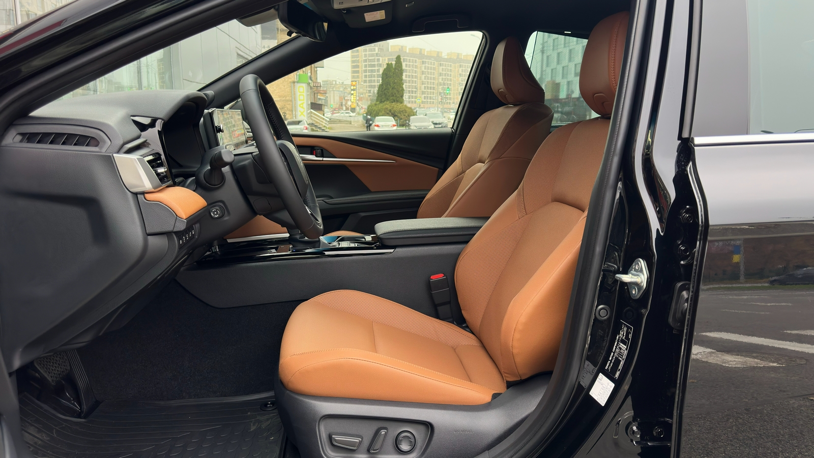 Toyota CAMRY 2025 року, Седан, Тойота Центр Харків "Артсіті", м.Харків | Фото № 12 Toyota CAMRY 2025 року з пробігом 8 км, Седан, Тойота Центр Харків "Артсіті", м.Харків - 2192000 ГРН | Фото № 12