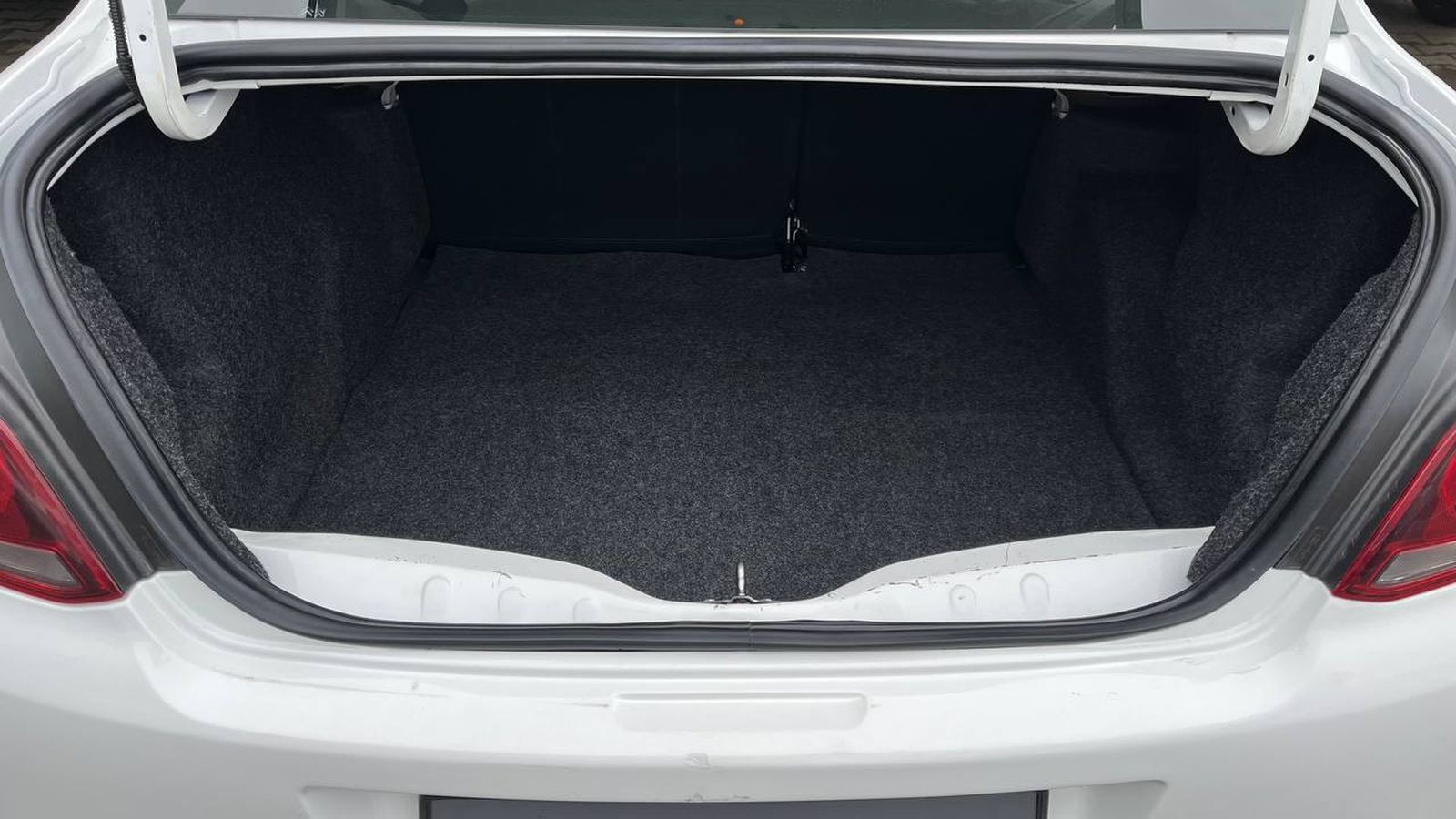 Інші авто PEUGEOT 301 2021 року, Седан, Тойота Центр Хмельницький "Гранд Мотор", м.Хмельницький | Фото № 10 Інші авто PEUGEOT 301 2021 року з пробігом 54067 км, Седан, Тойота Центр Хмельницький "Гранд Мотор", м.Хмельницький - 345200 ГРН | Фото № 10