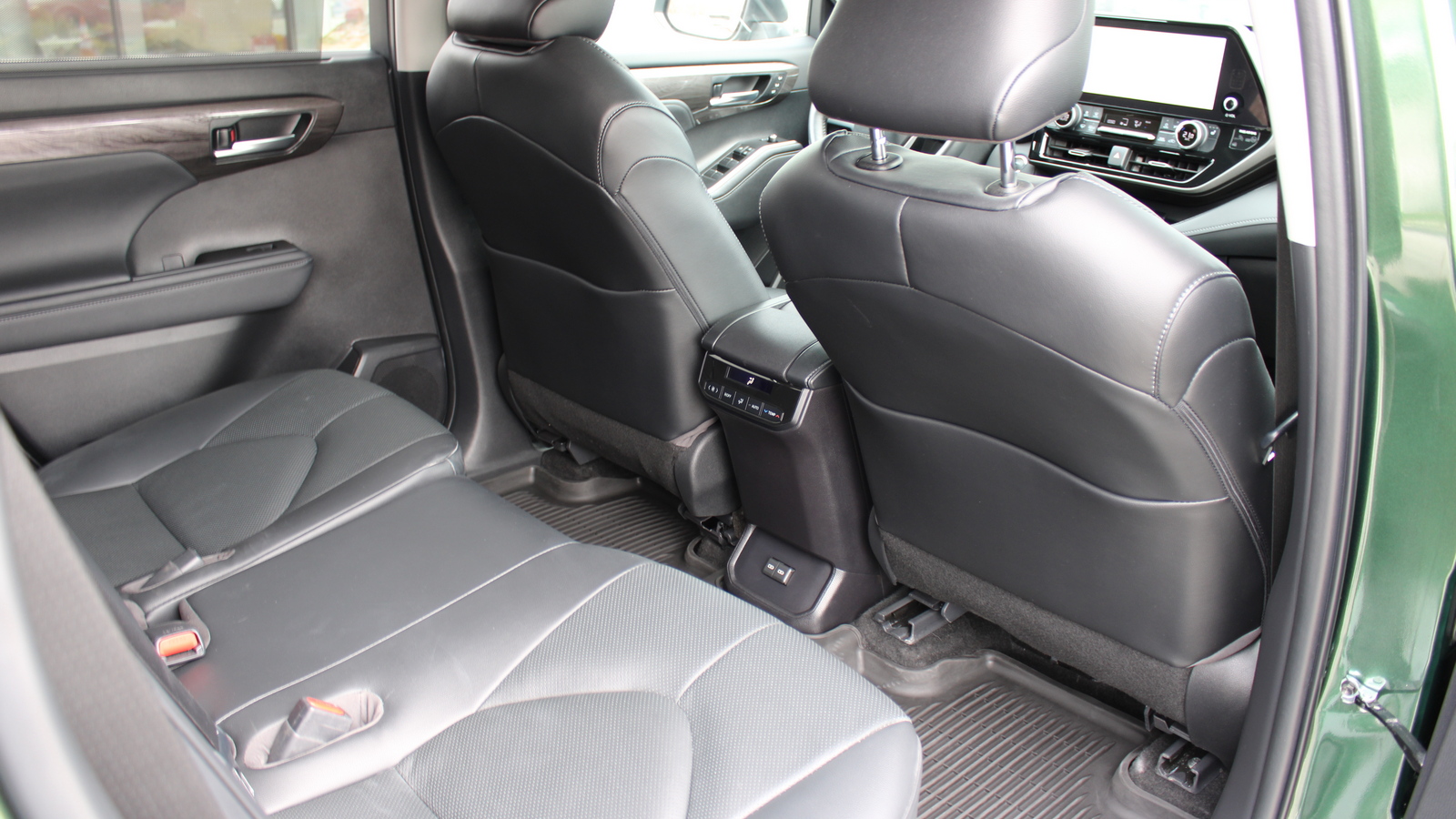 Toyota HIGHLANDER 2023 року, Універсал, Тойота Центр Черкаси "Мотор Сіті", м.Черкаси | Фото № 7 Toyota HIGHLANDER 2023 року з пробігом 21012 км, Універсал, Тойота Центр Черкаси "Мотор Сіті", м.Черкаси - 2352000 ГРН | Фото № 7