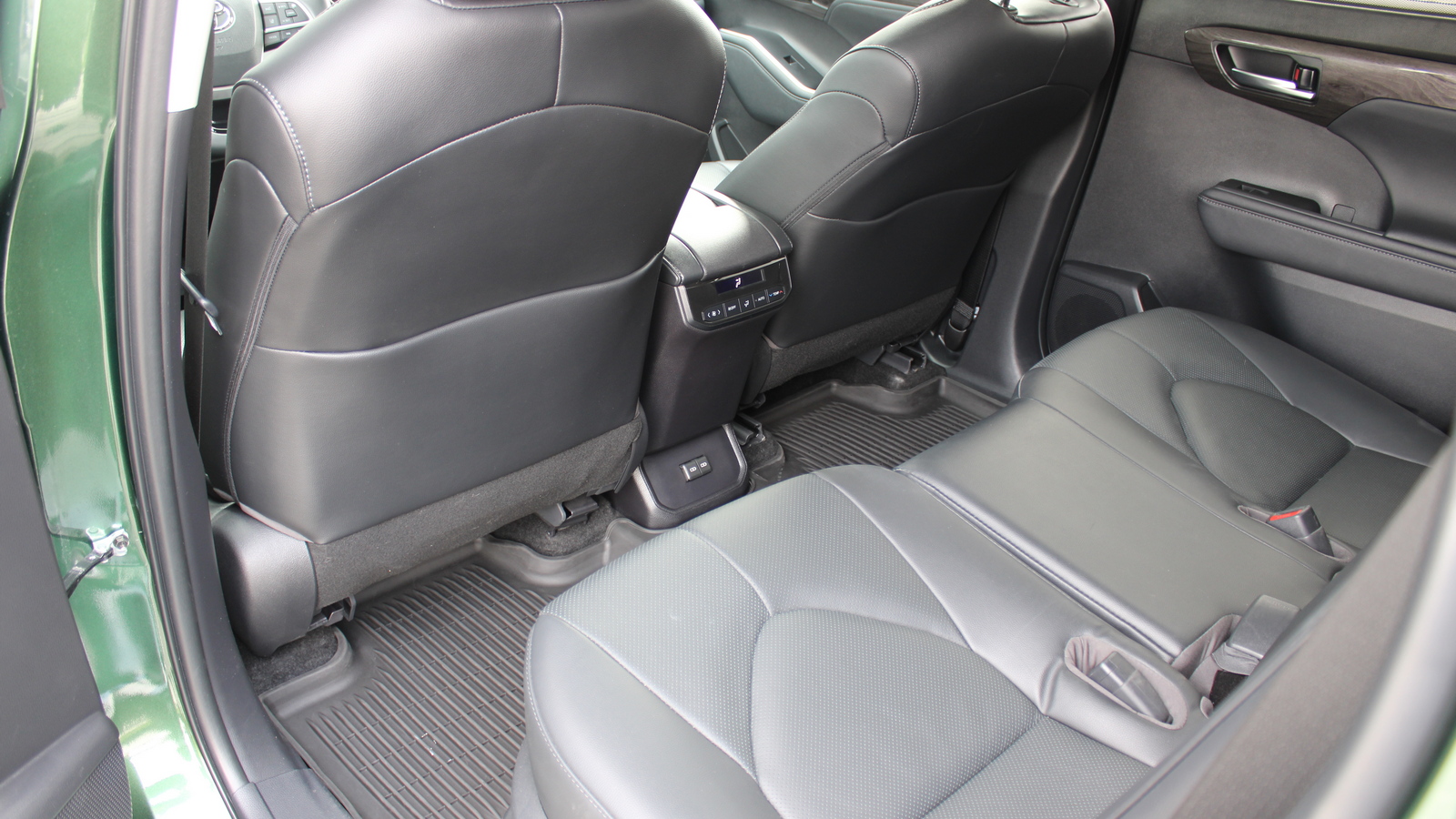 Toyota HIGHLANDER 2023 року, Універсал, Тойота Центр Черкаси "Мотор Сіті", м.Черкаси | Фото № 10 Toyota HIGHLANDER 2023 року з пробігом 21012 км, Універсал, Тойота Центр Черкаси "Мотор Сіті", м.Черкаси - 2352000 ГРН | Фото № 10