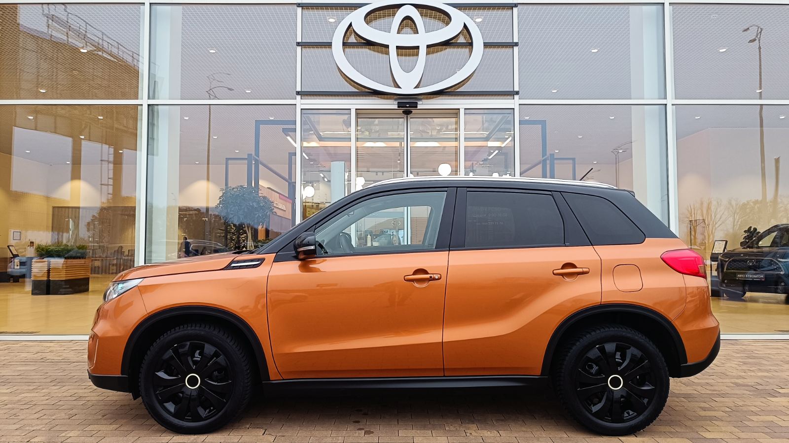 Інші авто SUZUKI Vitara 2017 року, Хетчбек, Тойота Центр Київ «ВІДІ Аеропорт», м.Київ | Фото № 3 Інші авто SUZUKI Vitara 2017 року з пробігом 111843 км, Хетчбек, Тойота Центр Київ «ВІДІ Аеропорт», м.Київ - 700000 ГРН | Фото № 3